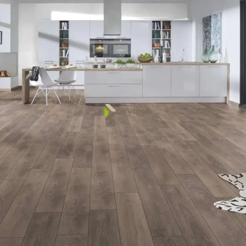 LAMINAT 8mm/Kl.32 SUPER NATURAL CLASSIC PURE+ 8631 HRAST CASTLE p=2,260 m2