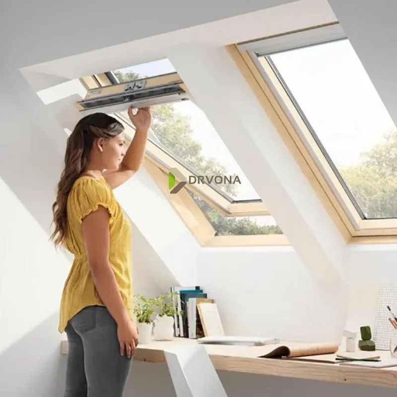 KROVNI PROZOR VELUX BEZBOJNI LAK SA SIGURNOSNIM STAKLOM 70 GORNJA RUČKA 