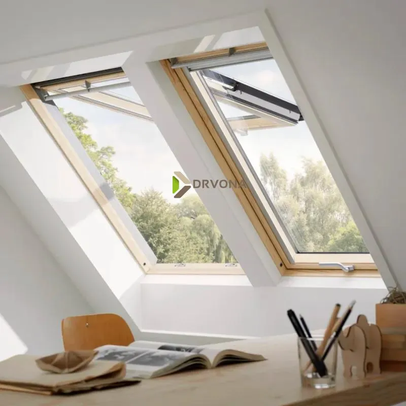 VELUX PREMIUM KROVNI PROZOR, BEZBOJNI LAK,DVOSTRUKI OVJES, DONJA RUČKA, STAKLO 70 