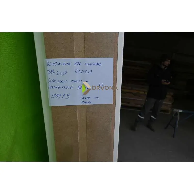 VRATA S DOVRATNIKOM CPL 0011 BIJELA, SKRIVENI PANTI, MAGNETSKA BRAVA, 78x210 