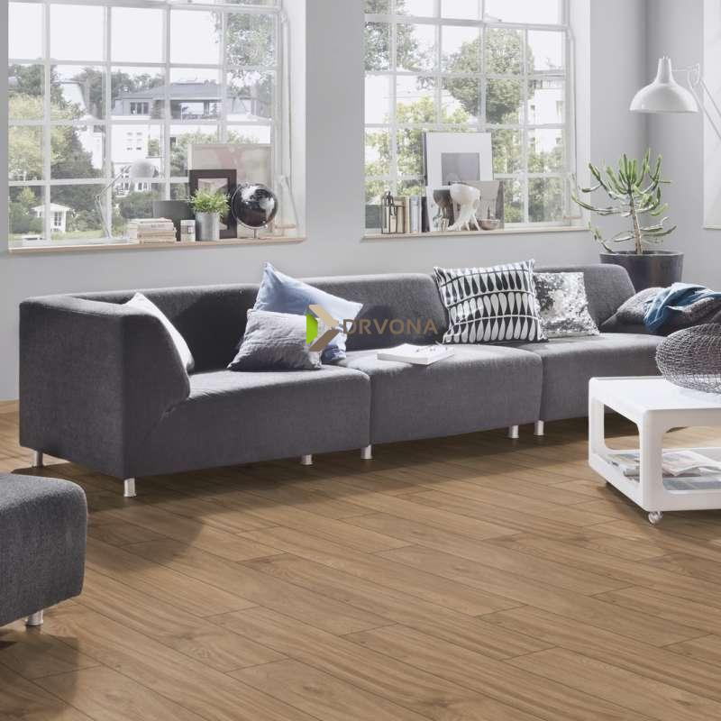 LAMINAT 8mm/Kl.32 VARIOSTEP CLASSIC V FUGA K338 HRAST CREDENZA p=2,2204 m2