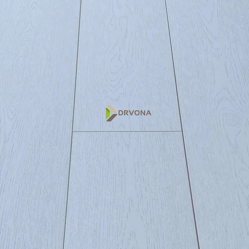 LAMINAT 7mm/Kl.32 LAMINATE 046x HRAST p=1,824 m2
